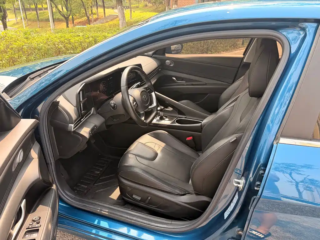 Hyundai Elantra — фото 9