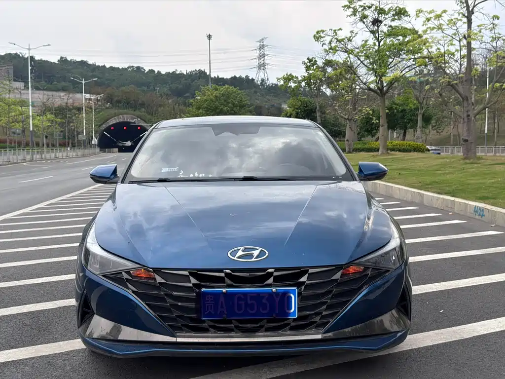 Hyundai Elantra — фото 2