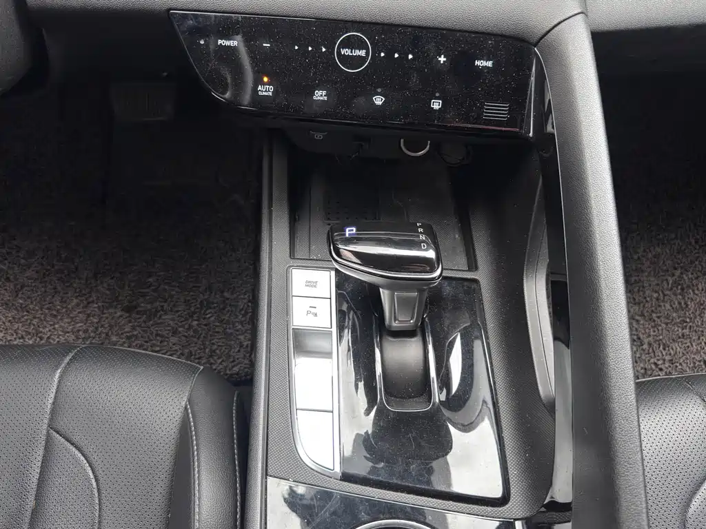 Hyundai Elantra — фото 13