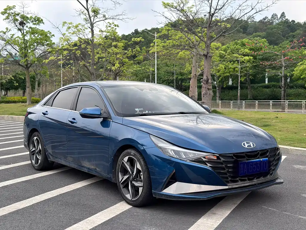 Hyundai Elantra — фото 3