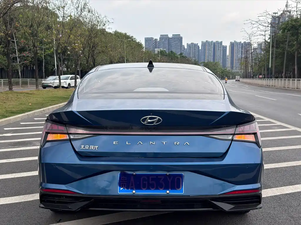 Hyundai Elantra — фото 4