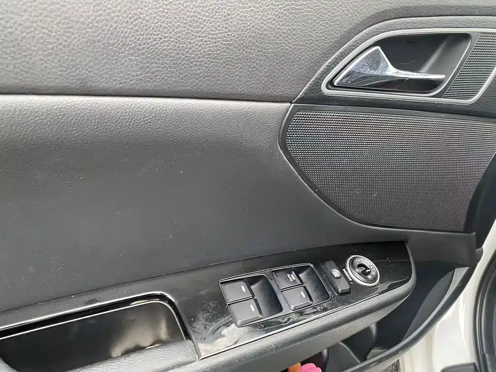 Hyundai Mistra — фото 10