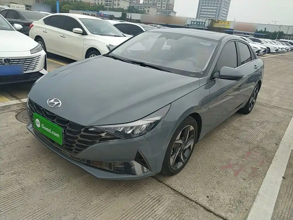 Hyundai Elantra — фото 2