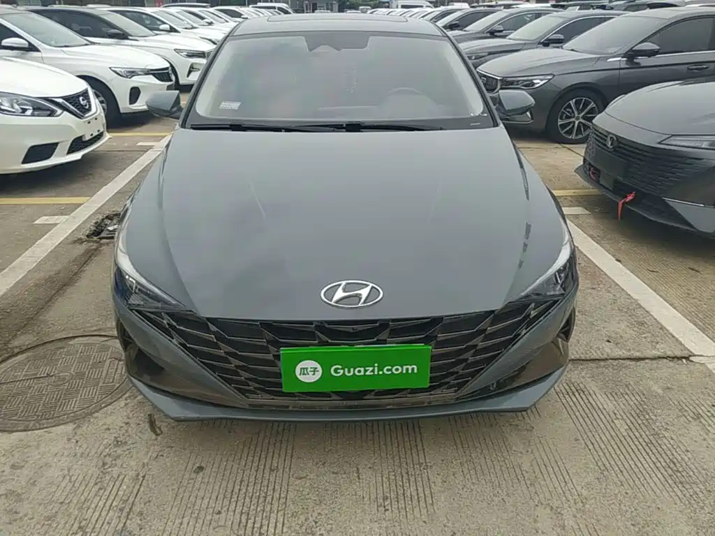 Hyundai Elantra — фото 3