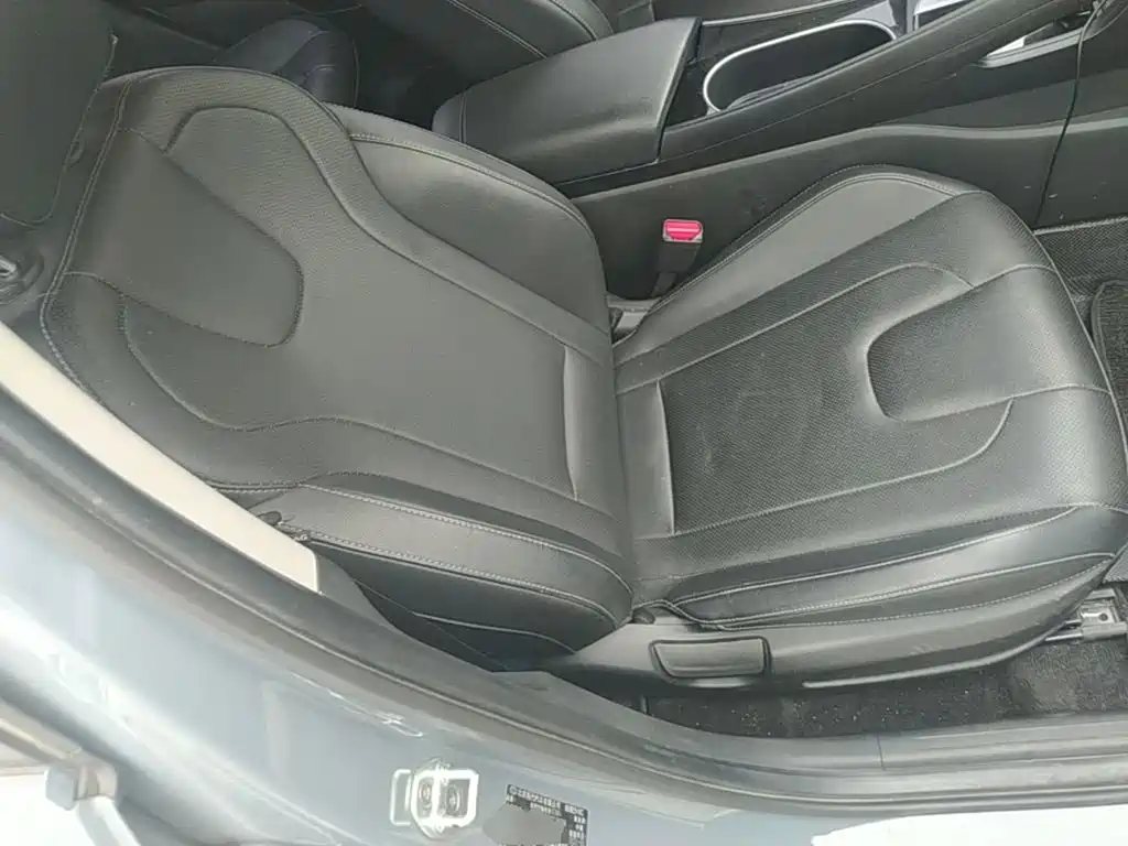 Hyundai Elantra — фото 25