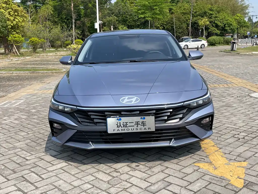 Hyundai Elantra — фото 2