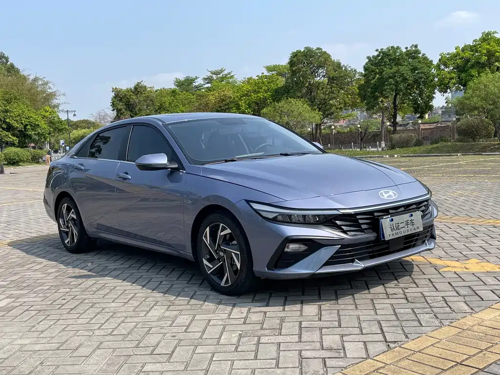 Hyundai Elantra — фото 3