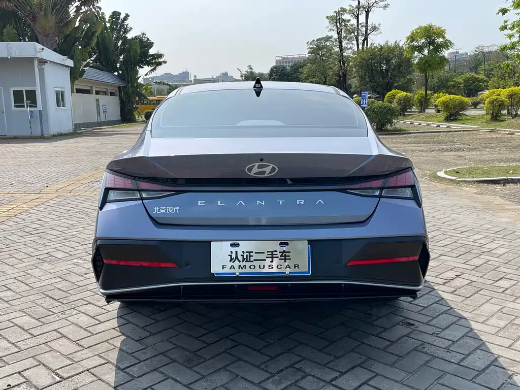 Hyundai Elantra — фото 5