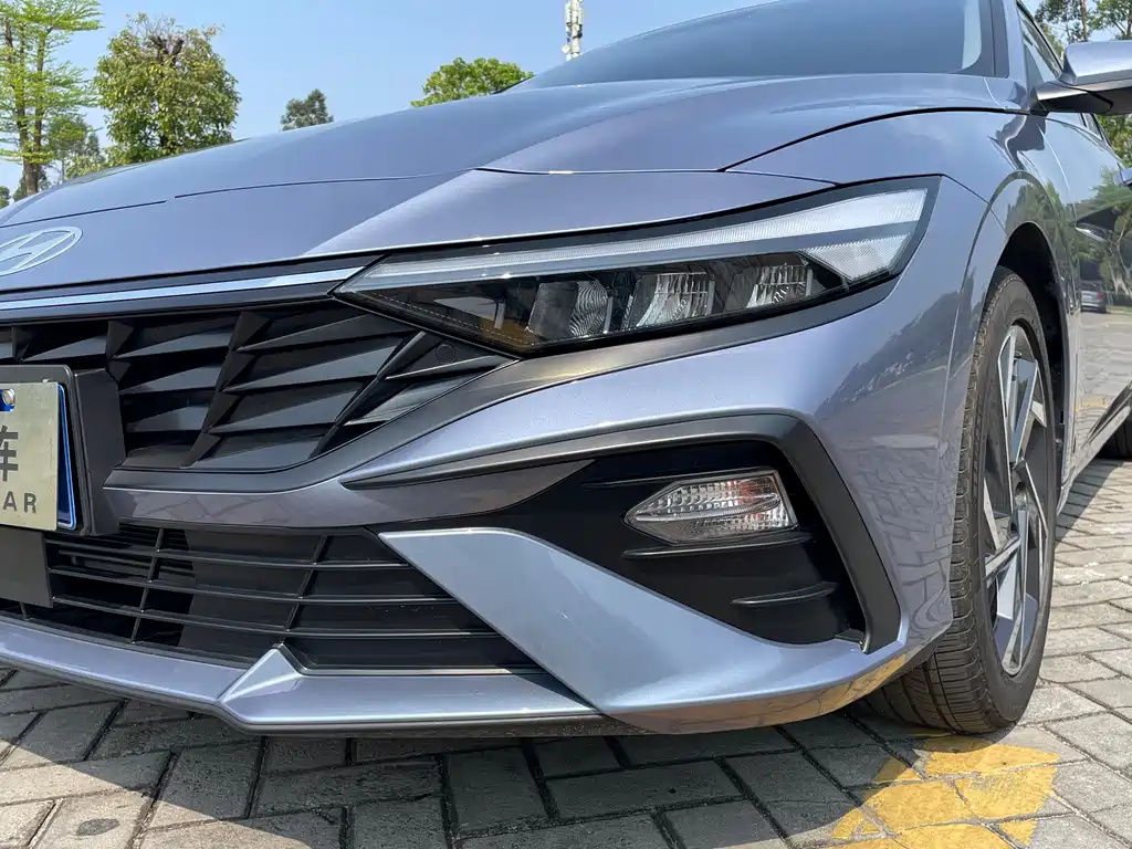 Hyundai Elantra — фото 8