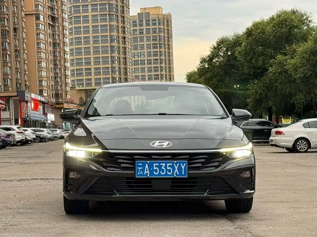 Hyundai Elantra — фото 9