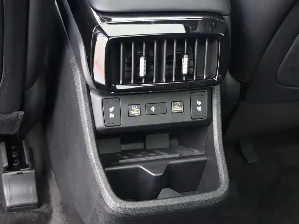 Hyundai Custo — фото 18