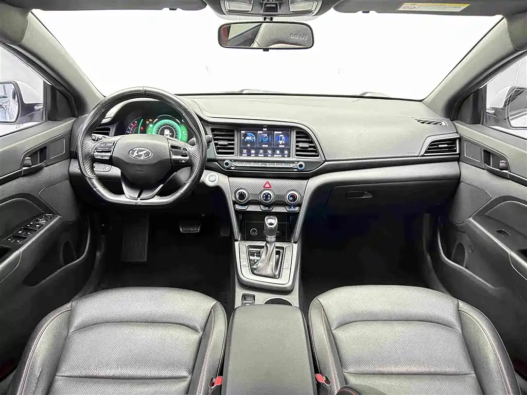 Hyundai Elantra — фото 9