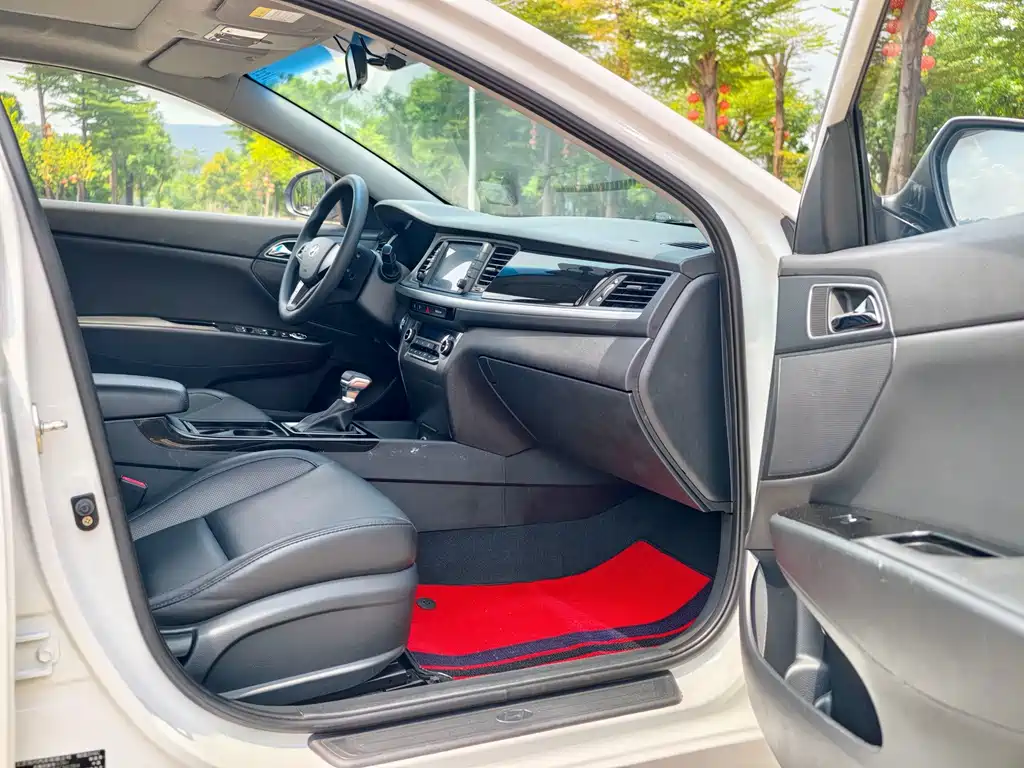 Hyundai Mistra — фото 4
