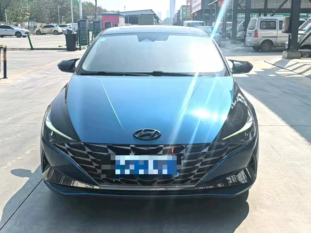 Hyundai Elantra — фото 2