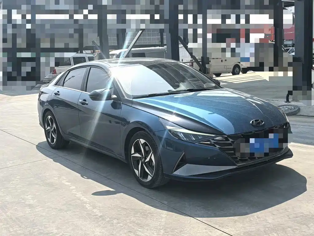 Hyundai Elantra — фото 3