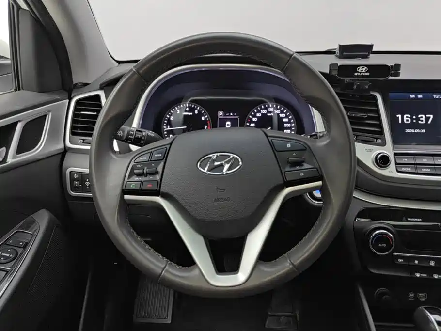 Hyundai Tucson — фото 15