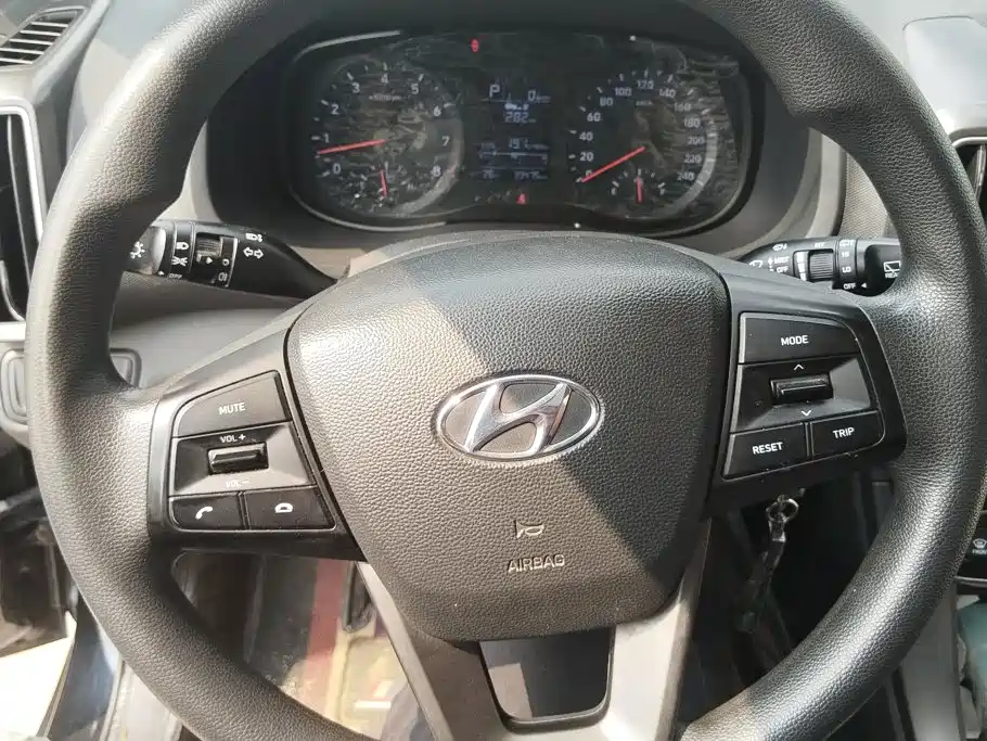 Hyundai ix35 — фото 15