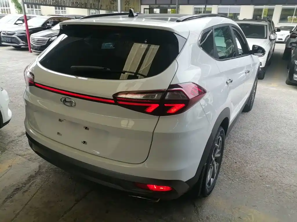 Hyundai Tucson — фото 7