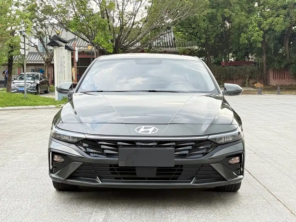 Hyundai Elantra — фото 2