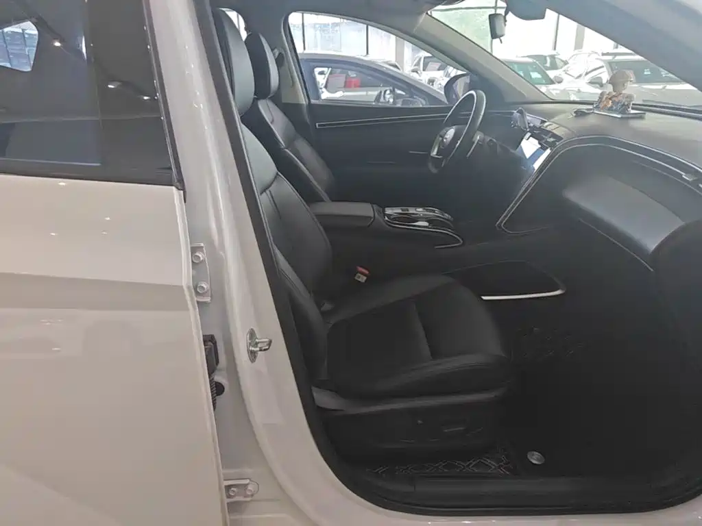 Hyundai Tucson — фото 25