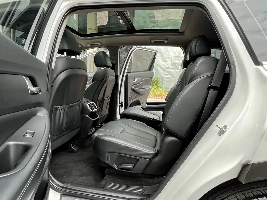 Hyundai Santa Fe — фото 15