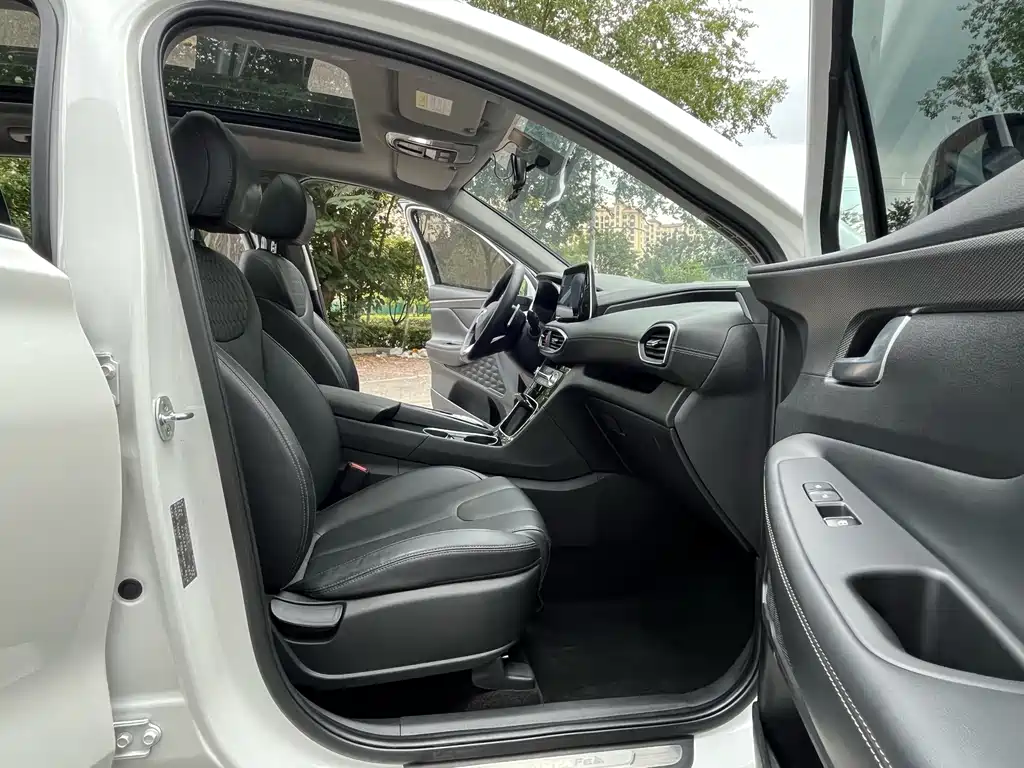Hyundai Santa Fe — фото 16