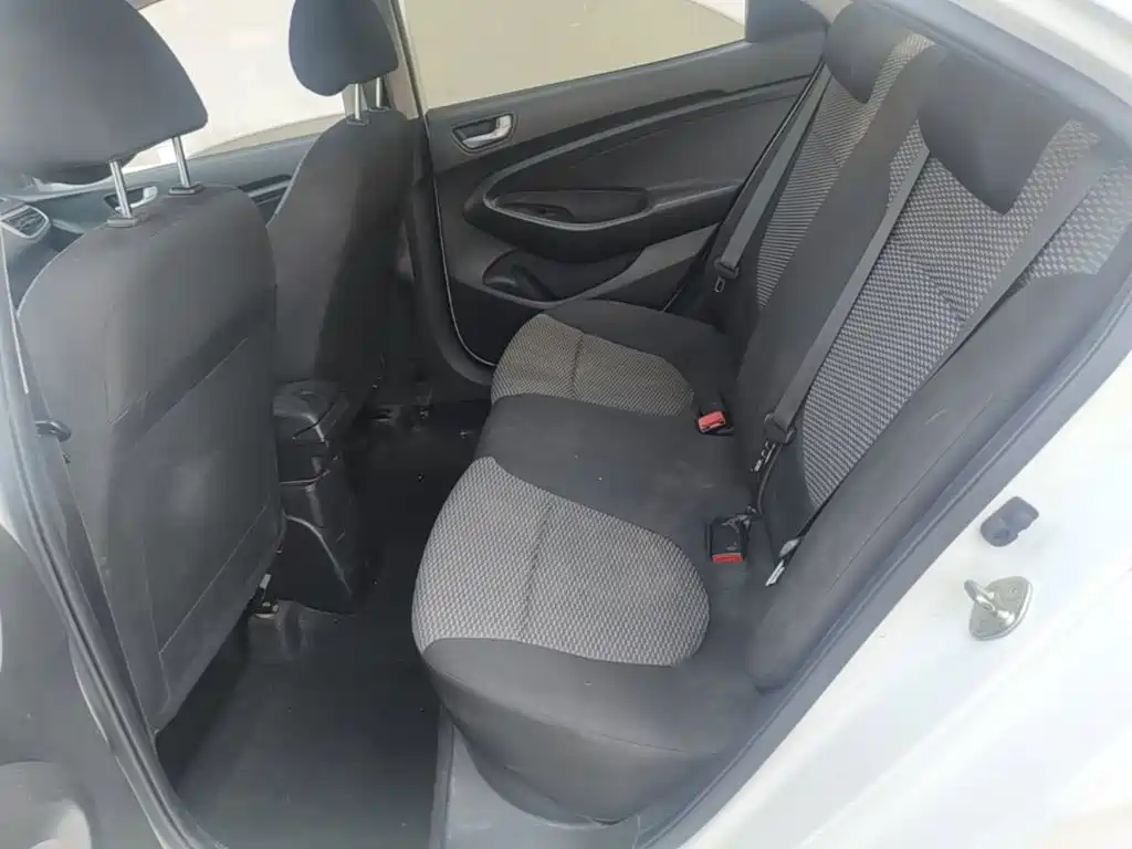 Hyundai Verna — фото 17