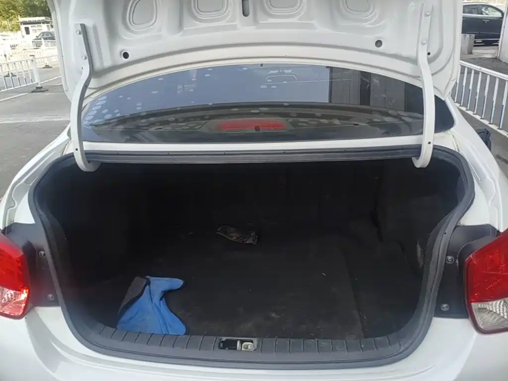 Hyundai Verna — фото 19