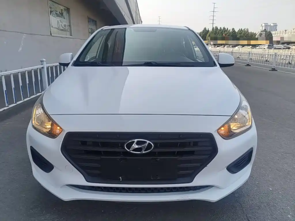 Hyundai Verna — фото 3