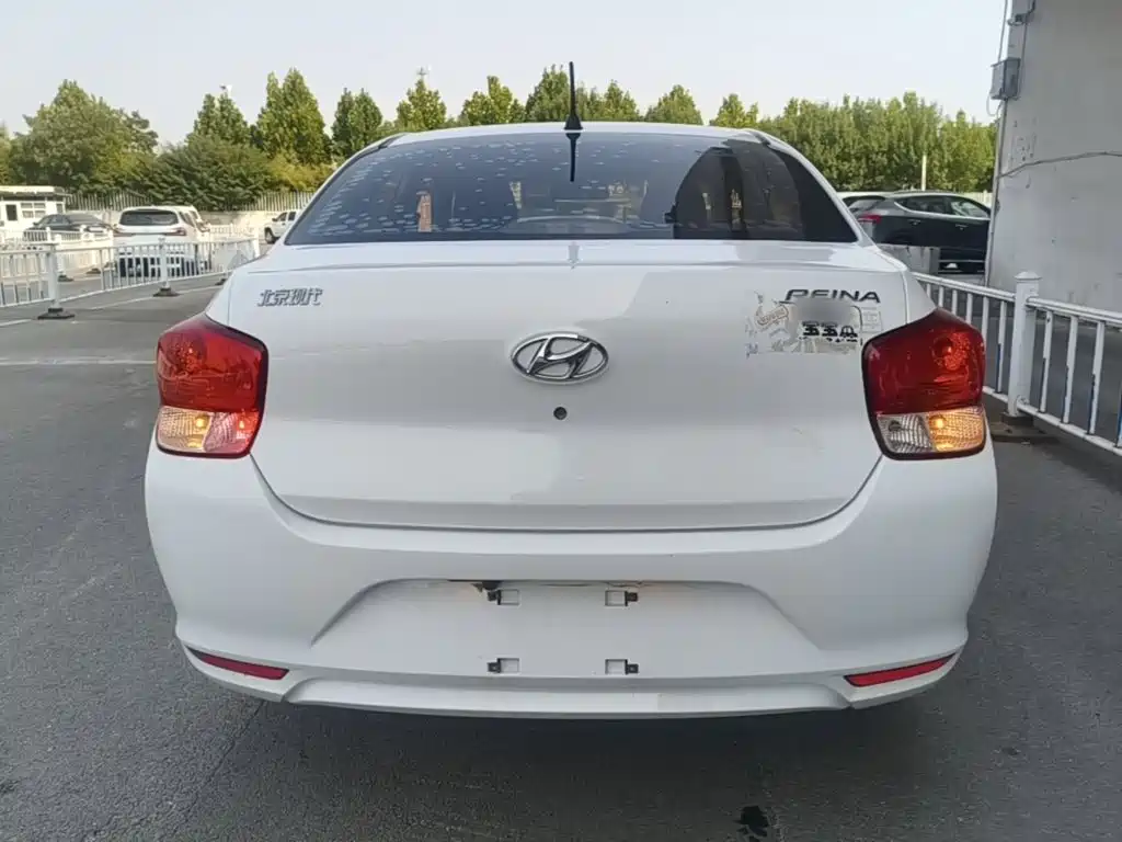 Hyundai Verna — фото 6