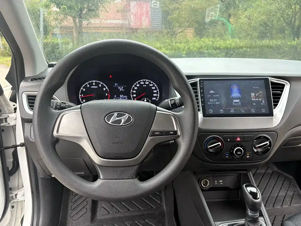 Hyundai Verna — фото 14