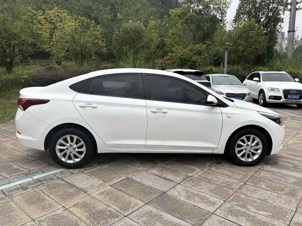 Hyundai Verna — фото 16