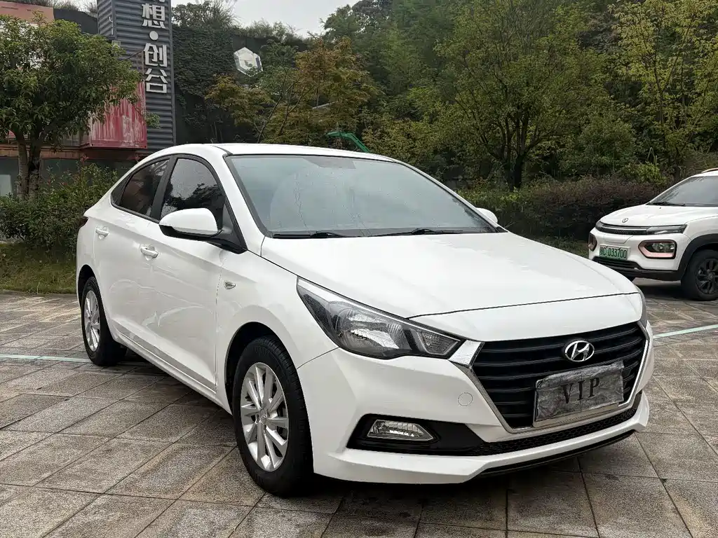 Hyundai Verna — фото 3