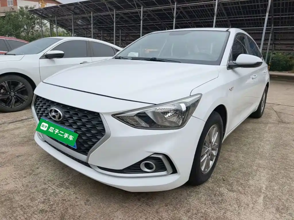 Hyundai Elantra — фото 2