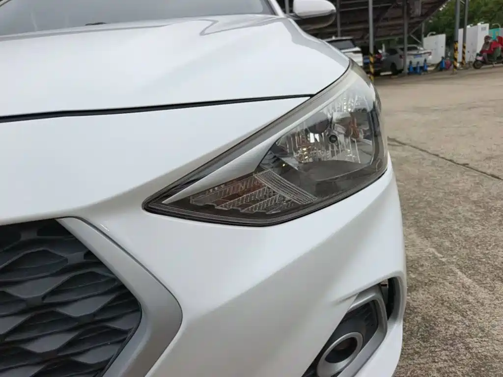 Hyundai Elantra — фото 24
