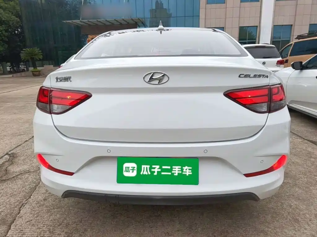 Hyundai Elantra — фото 6