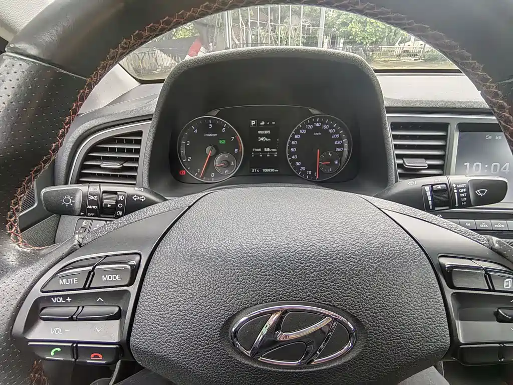 Hyundai Elantra — фото 13