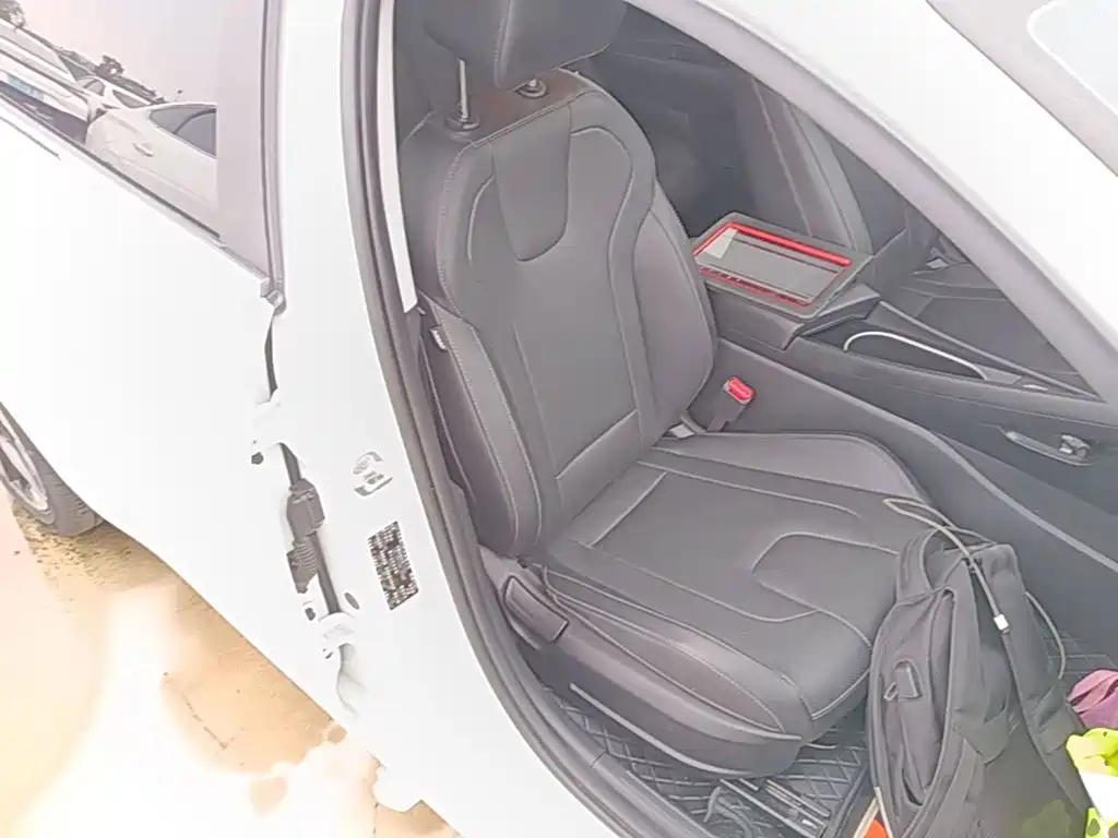 Hyundai Elantra — фото 25
