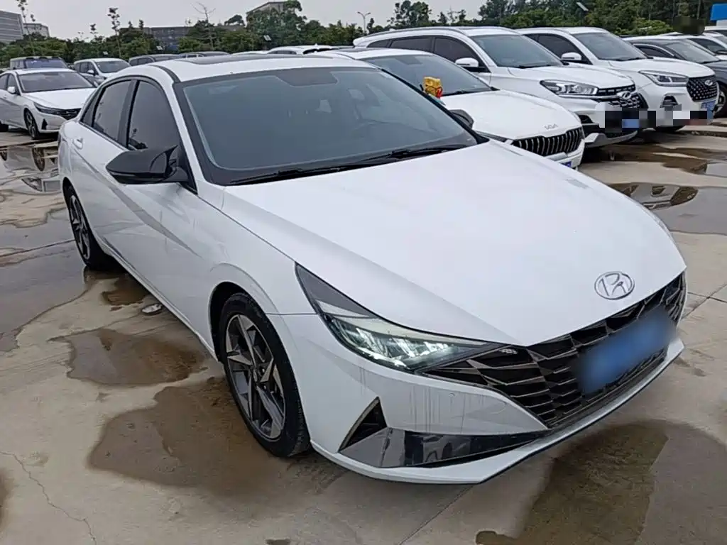 Hyundai Elantra — фото 4