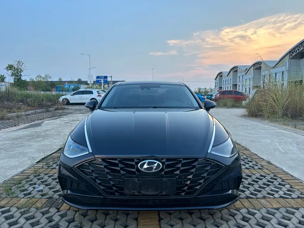 Hyundai Sonata — фото 2