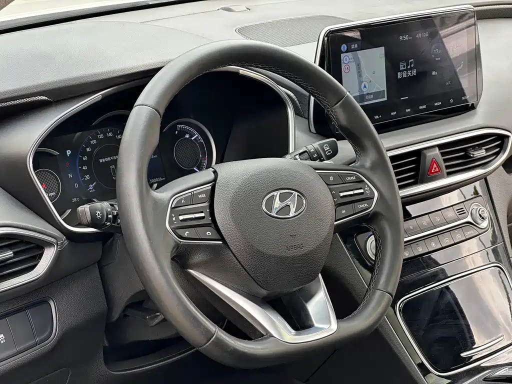 Hyundai Santa Fe — фото 10