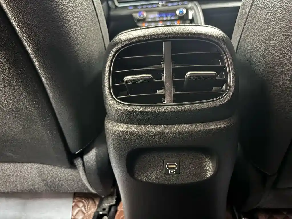 Hyundai Elantra — фото 13