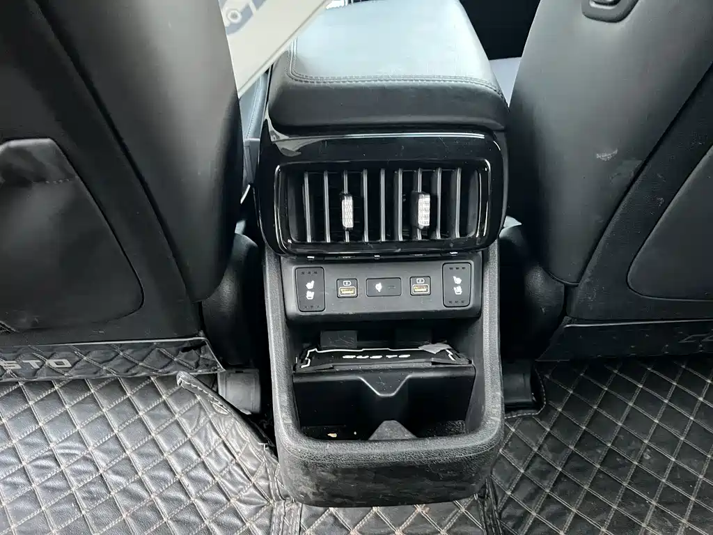 Hyundai Custo — фото 20