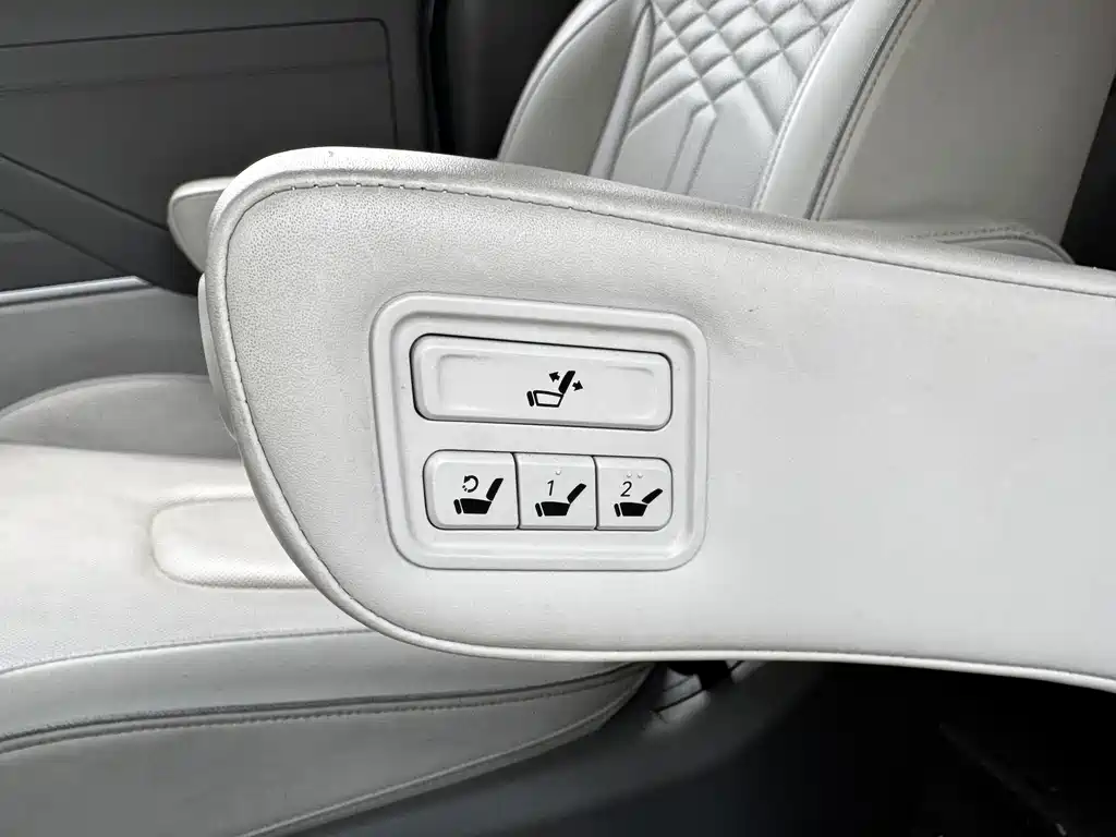 Hyundai Custo — фото 7
