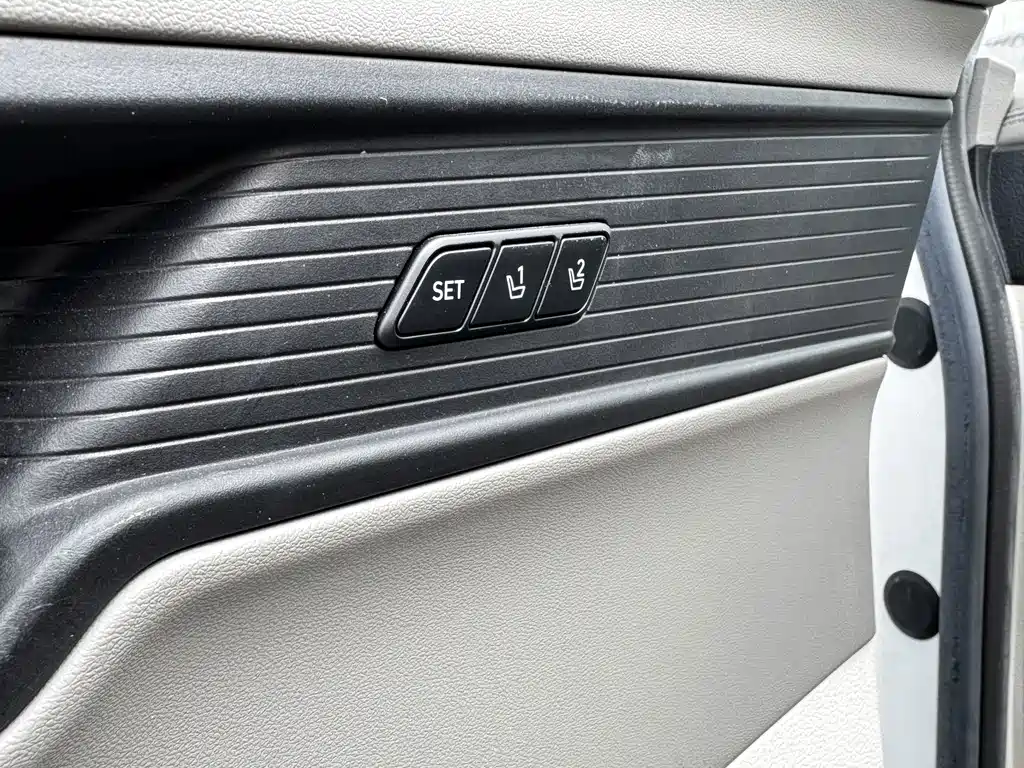 Hyundai Custo — фото 9
