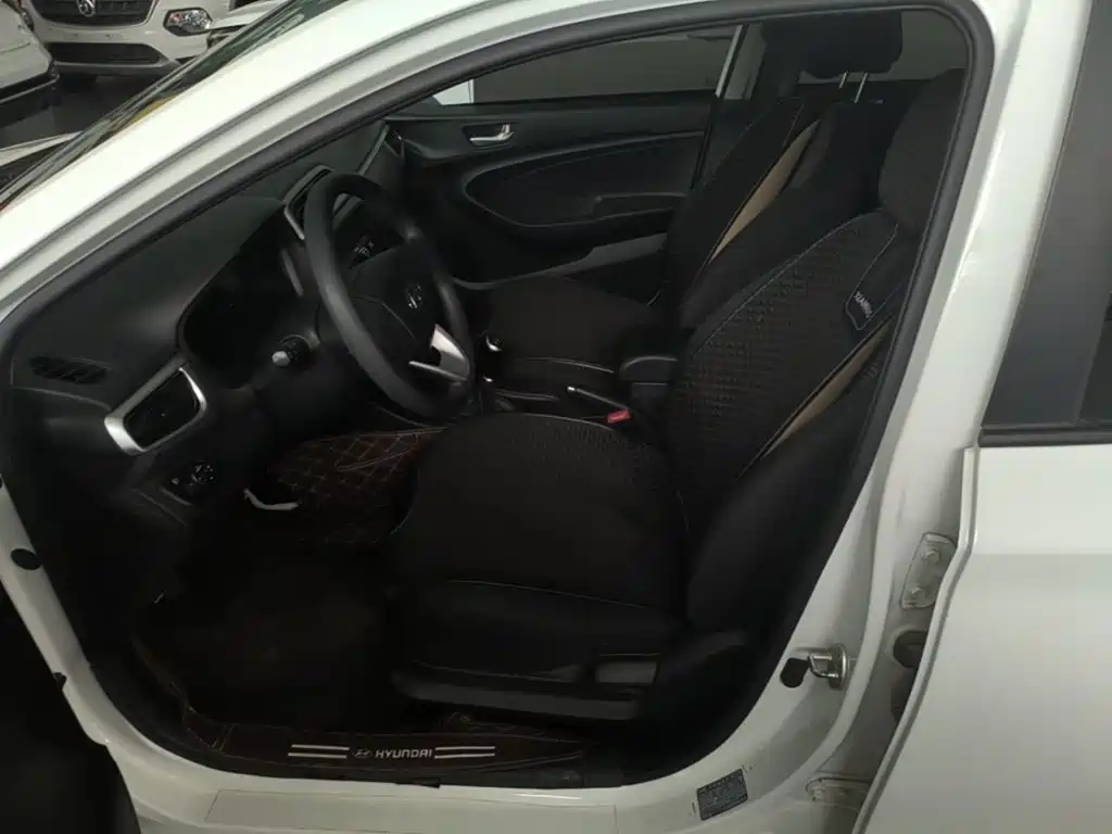 Hyundai Verna — фото 15