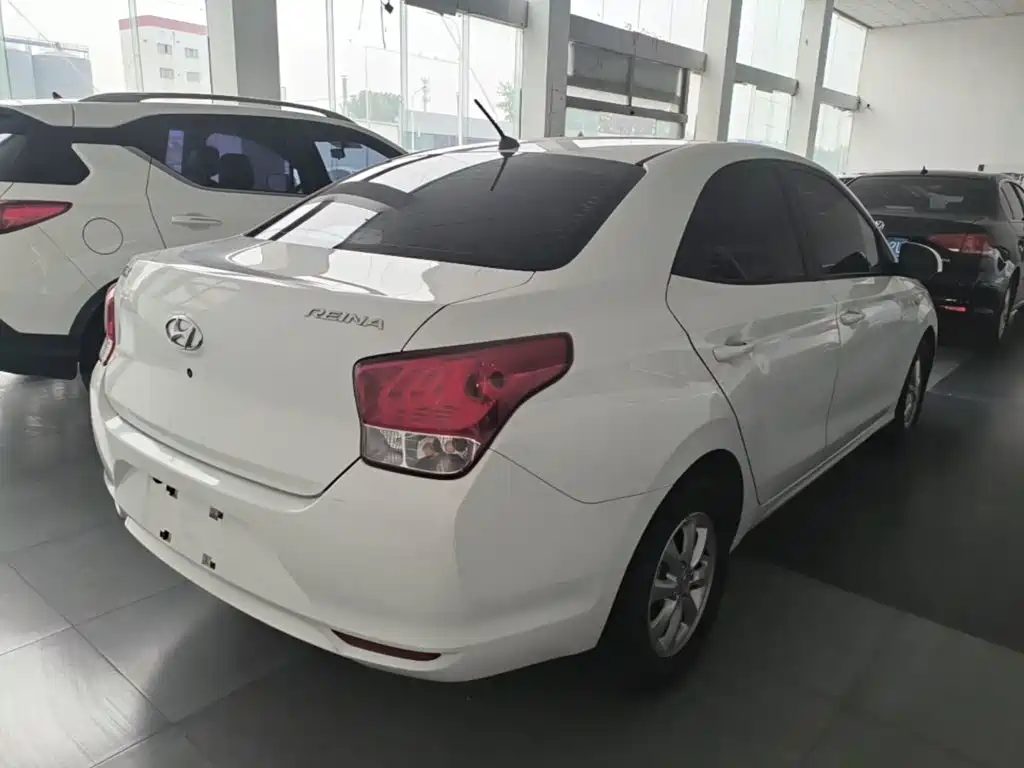 Hyundai Verna — фото 7