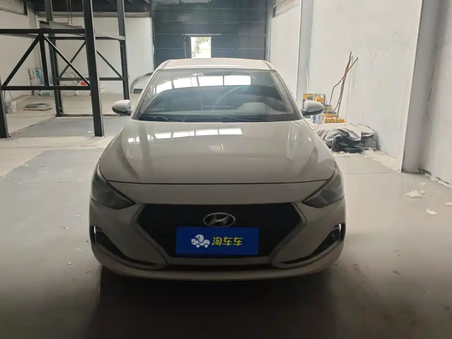 Hyundai Elantra — фото 2