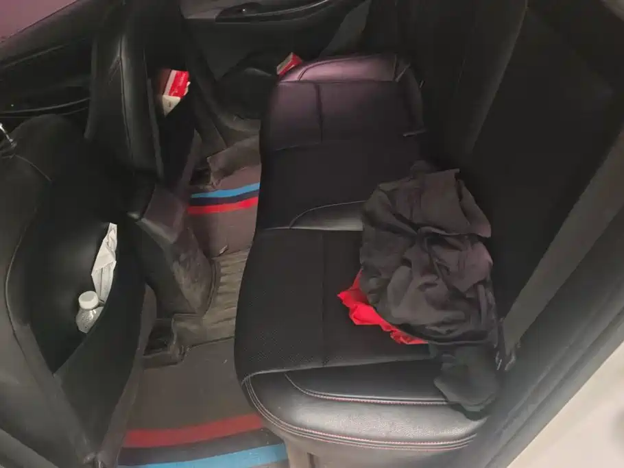 Hyundai Elantra — фото 11