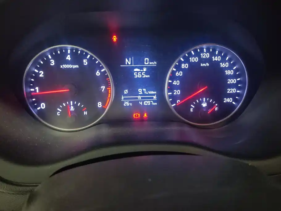 Hyundai Elantra — фото 14